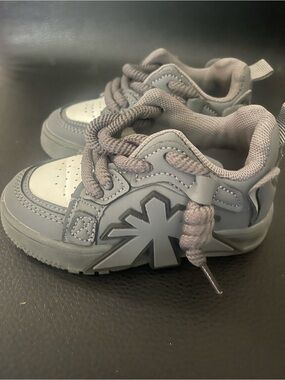 Kids Grey Athletic Sneakers with Star Side Accent